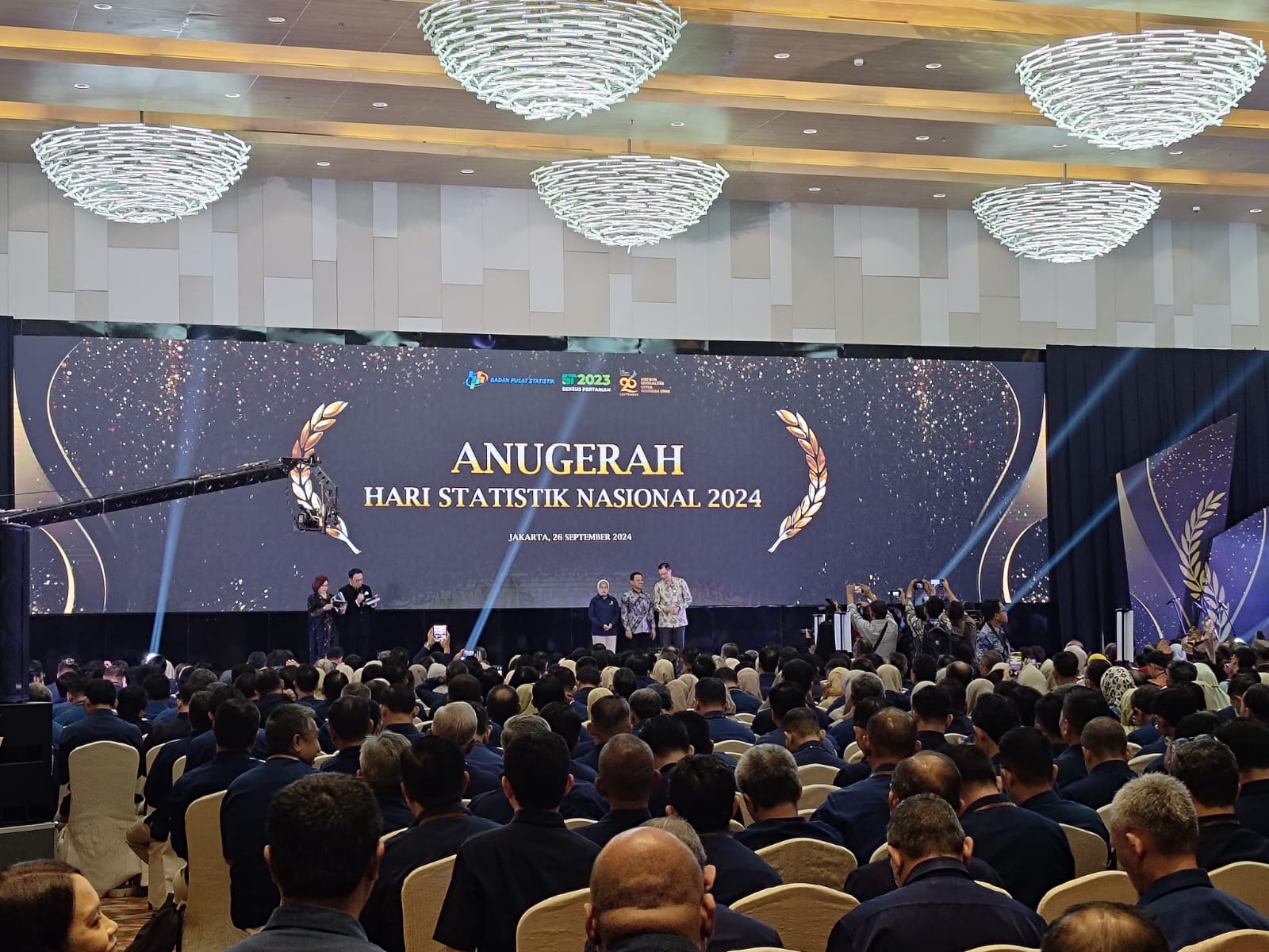  DISKOMINFO Kota Semarang Hadiri Peringatan Hari Statistik Nasional 2024 dan Penganugerahan Hasil Evaluasi Penyelenggaraan Statistik Sektoral